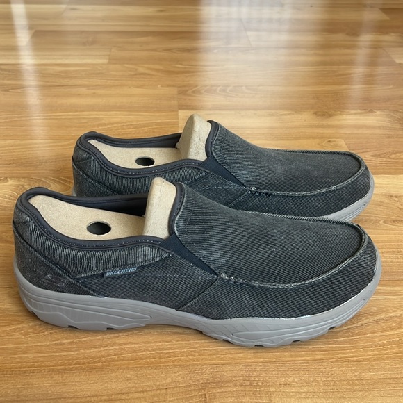 Skechers Men’s Slip-On - Picture 7 of 15